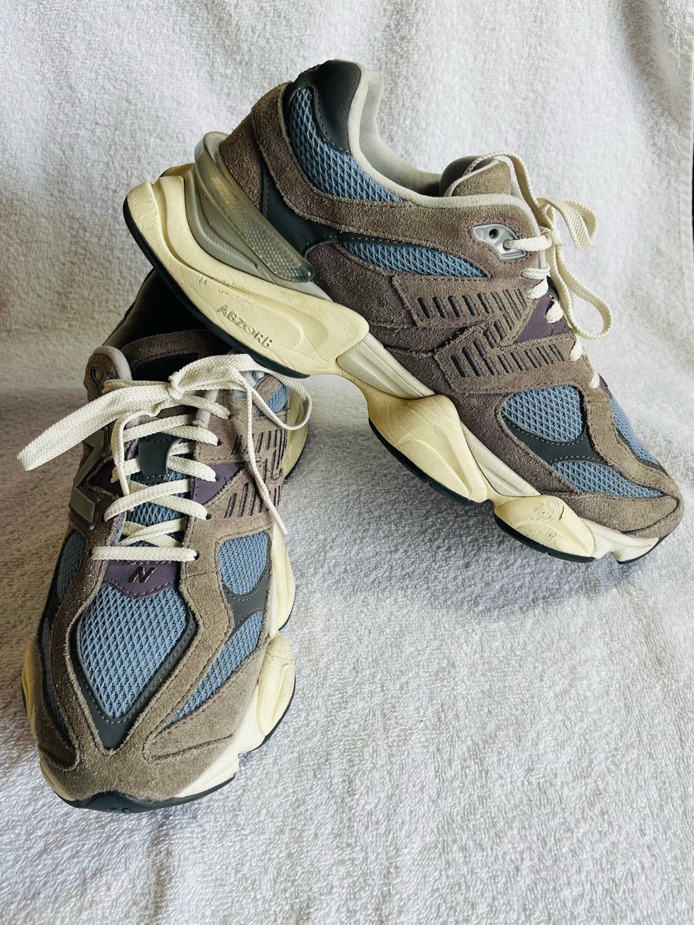 New Balance 9060 US Men’s 9.5 Retro Style